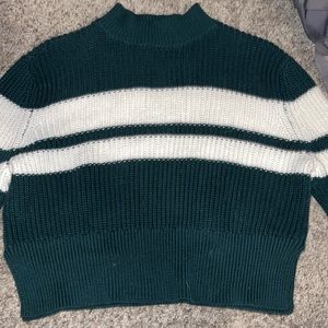 green and white half turtle neck cropped sweater Size XS